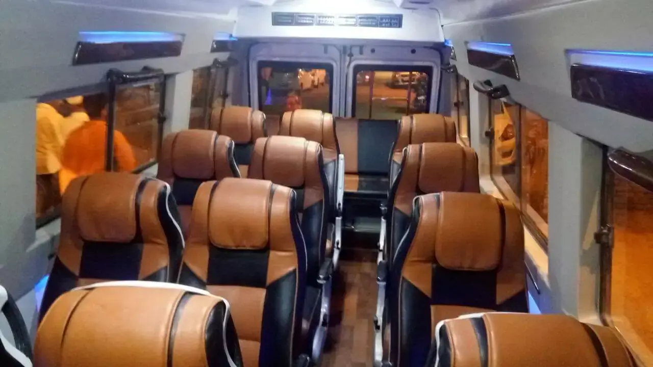 Tempo Traveller 17 seater cab